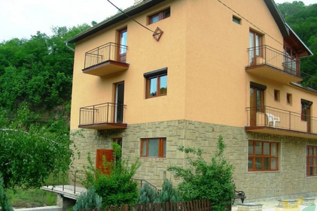 Guesthouse Smiljanic Slavkovica Exteriör bild